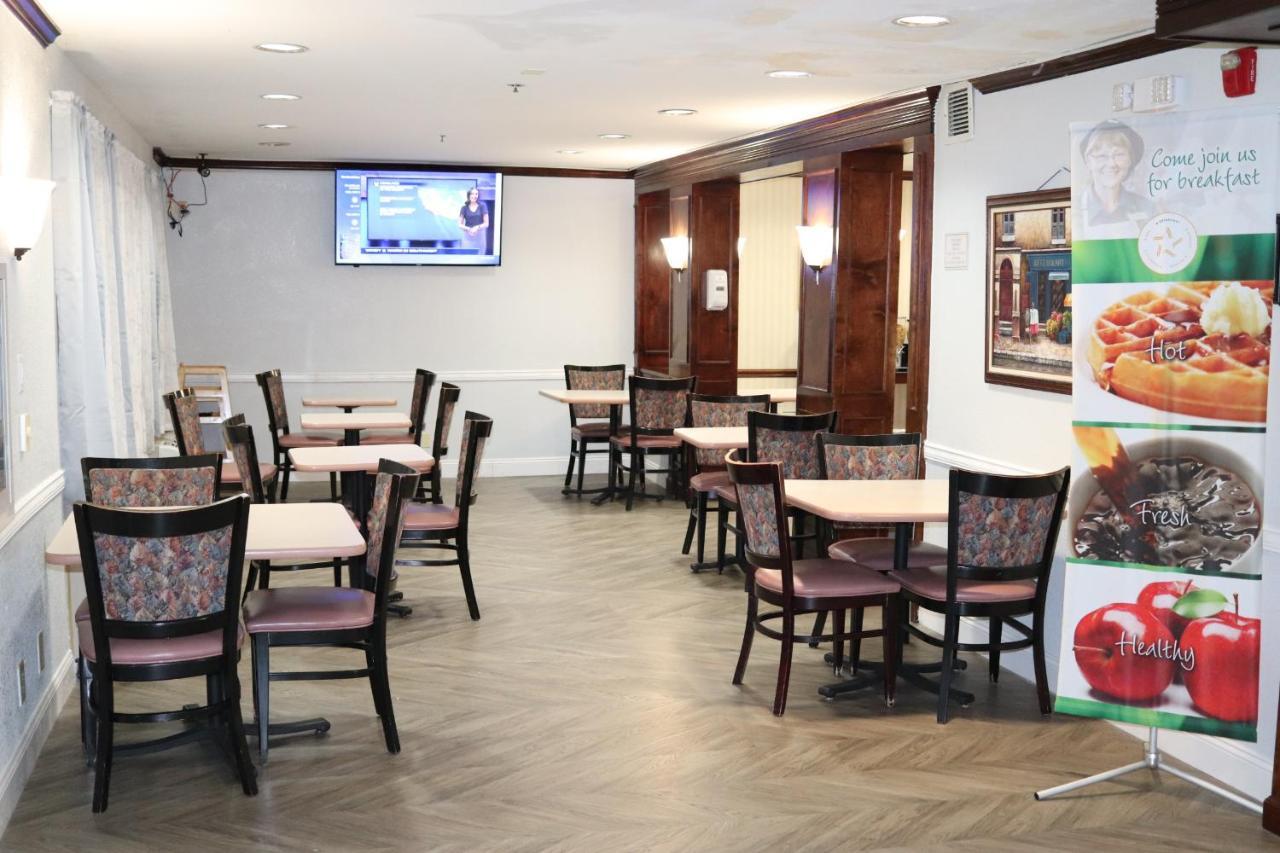 Quality Inn Rocky Mount Exterior foto